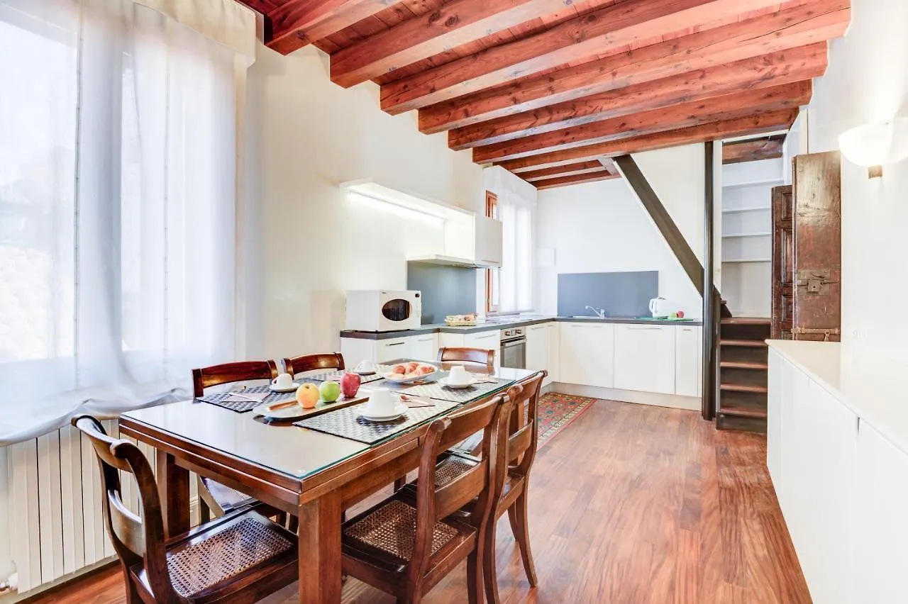 Master Venice Apartments