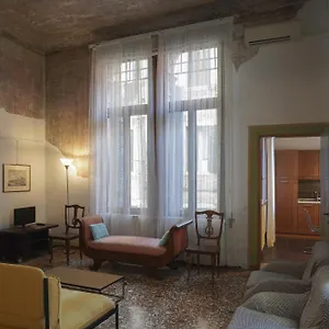 Melusina Rialto Veneza